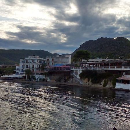 Oasis Hotel Theodoros & Litsa Galaris Agia Marina  Bagian luar foto