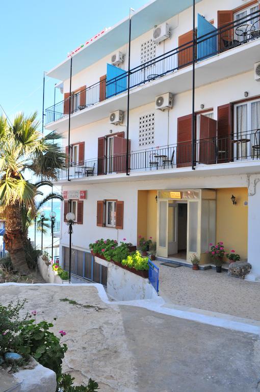 Oasis Hotel Theodoros & Litsa Galaris Agia Marina  Bagian luar foto