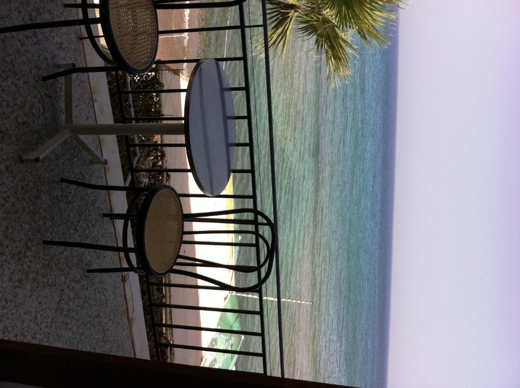 Oasis Hotel Theodoros & Litsa Galaris Agia Marina  Bagian luar foto