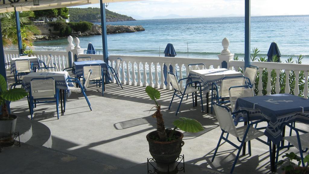 Oasis Hotel Theodoros & Litsa Galaris Agia Marina  Bagian luar foto