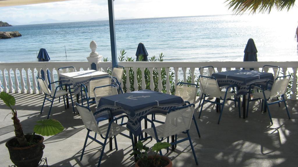 Oasis Hotel Theodoros & Litsa Galaris Agia Marina  Bagian luar foto