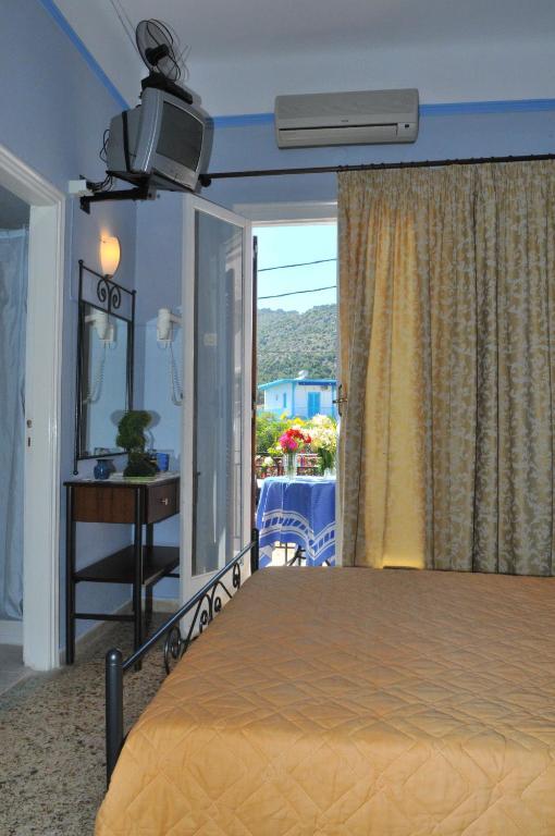 Oasis Hotel Theodoros & Litsa Galaris Agia Marina  Ruang foto