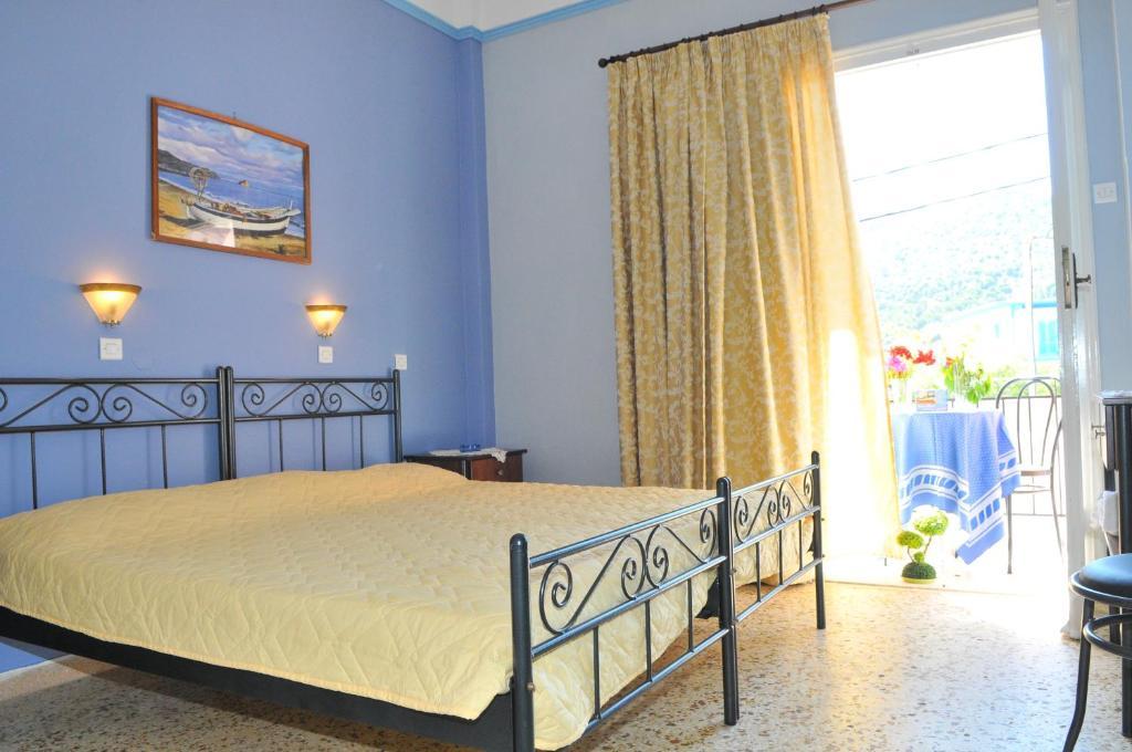 Oasis Hotel Theodoros & Litsa Galaris Agia Marina  Bagian luar foto