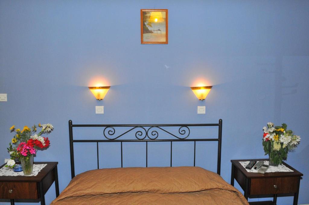 Oasis Hotel Theodoros & Litsa Galaris Agia Marina  Bagian luar foto